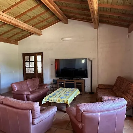 Avec Piscine De 25 M Et Holiday home *
