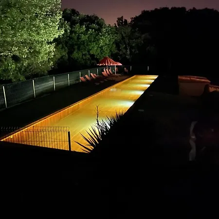 Holiday home Avec Piscine De 25 M Et