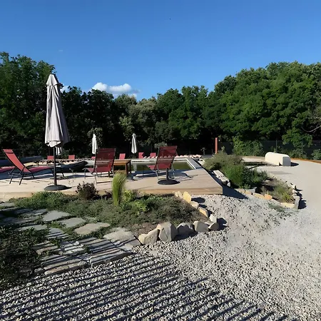 Avec Piscine De 25 M Et * Saint-Mathieu-de-Treviers